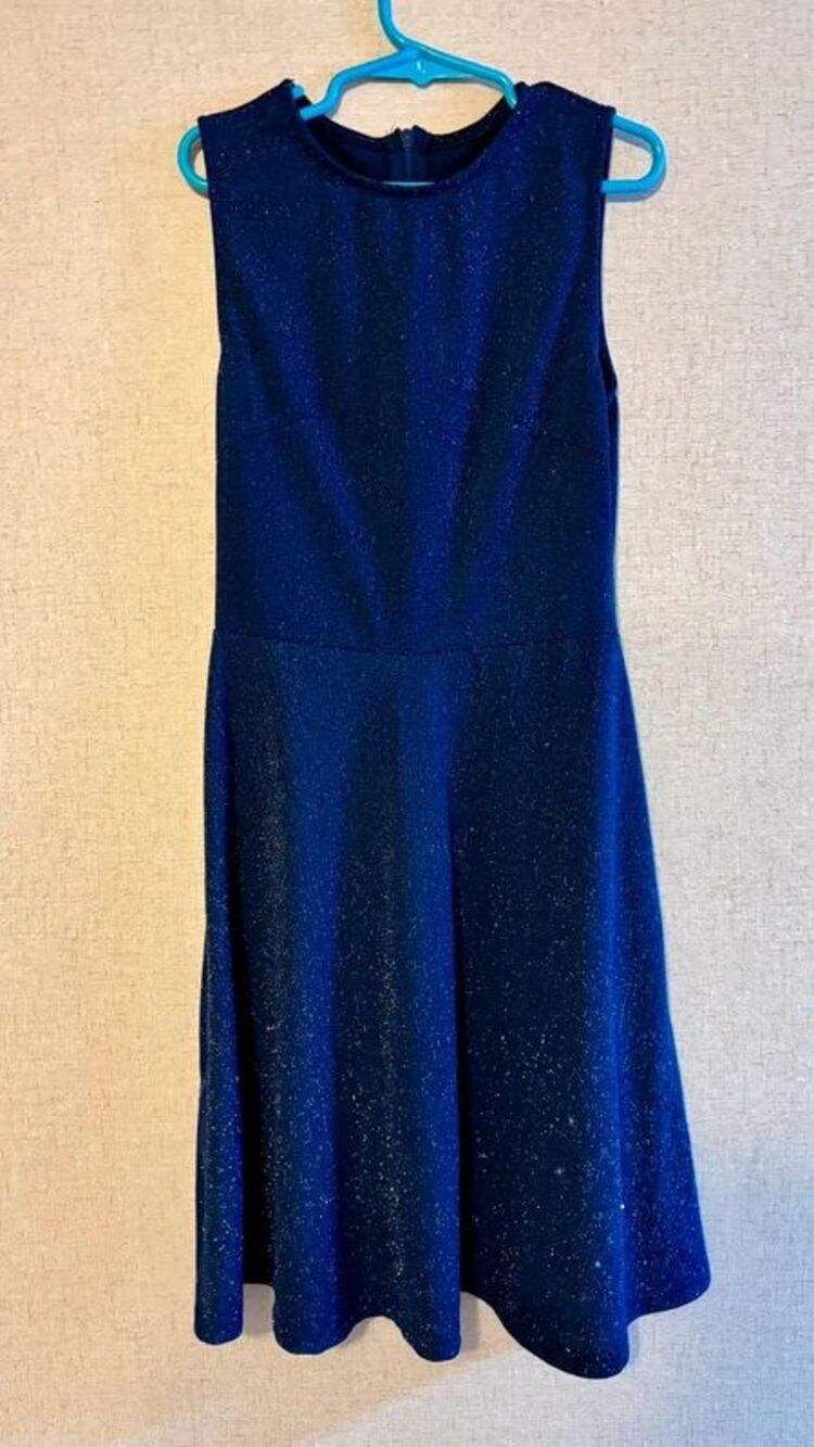 Dress - Picture 2 of 9